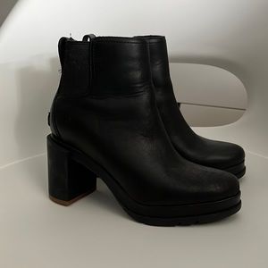 Sorel heeled Chelsea boot
